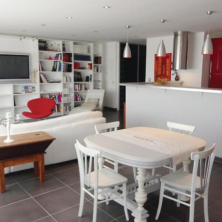 Awesome Apartment In Sauvian With Wifi Esterno foto