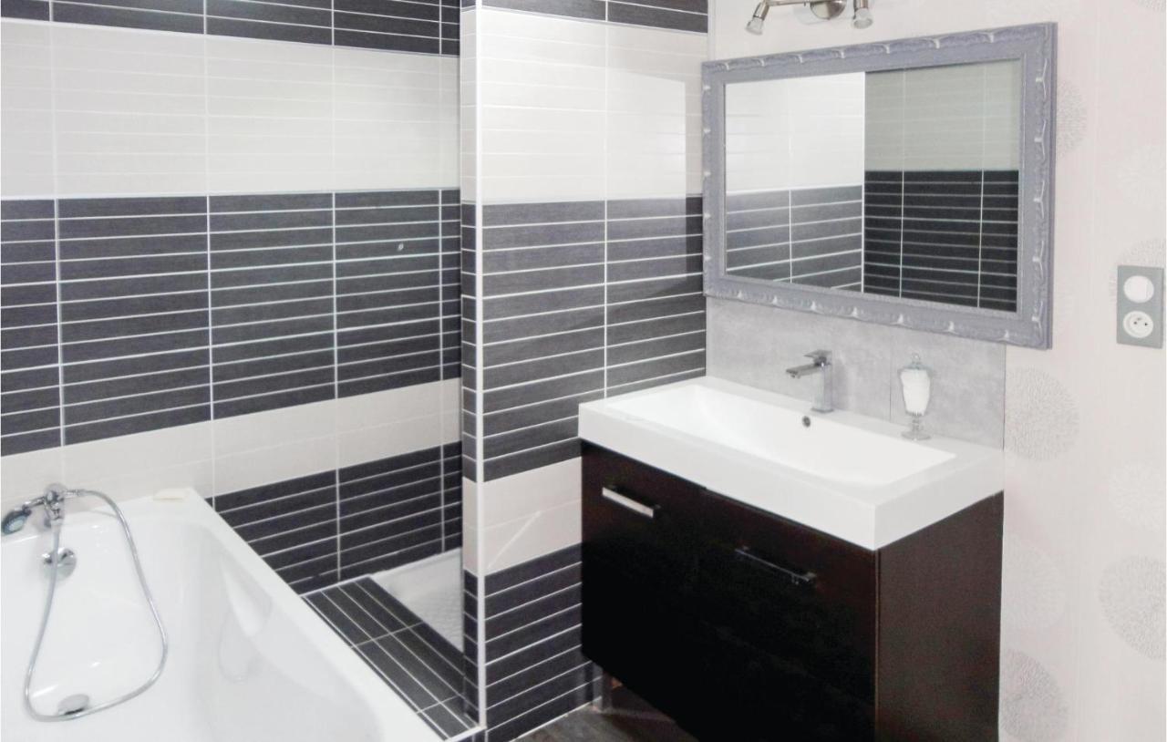 Awesome Apartment In Sauvian With Wifi Esterno foto