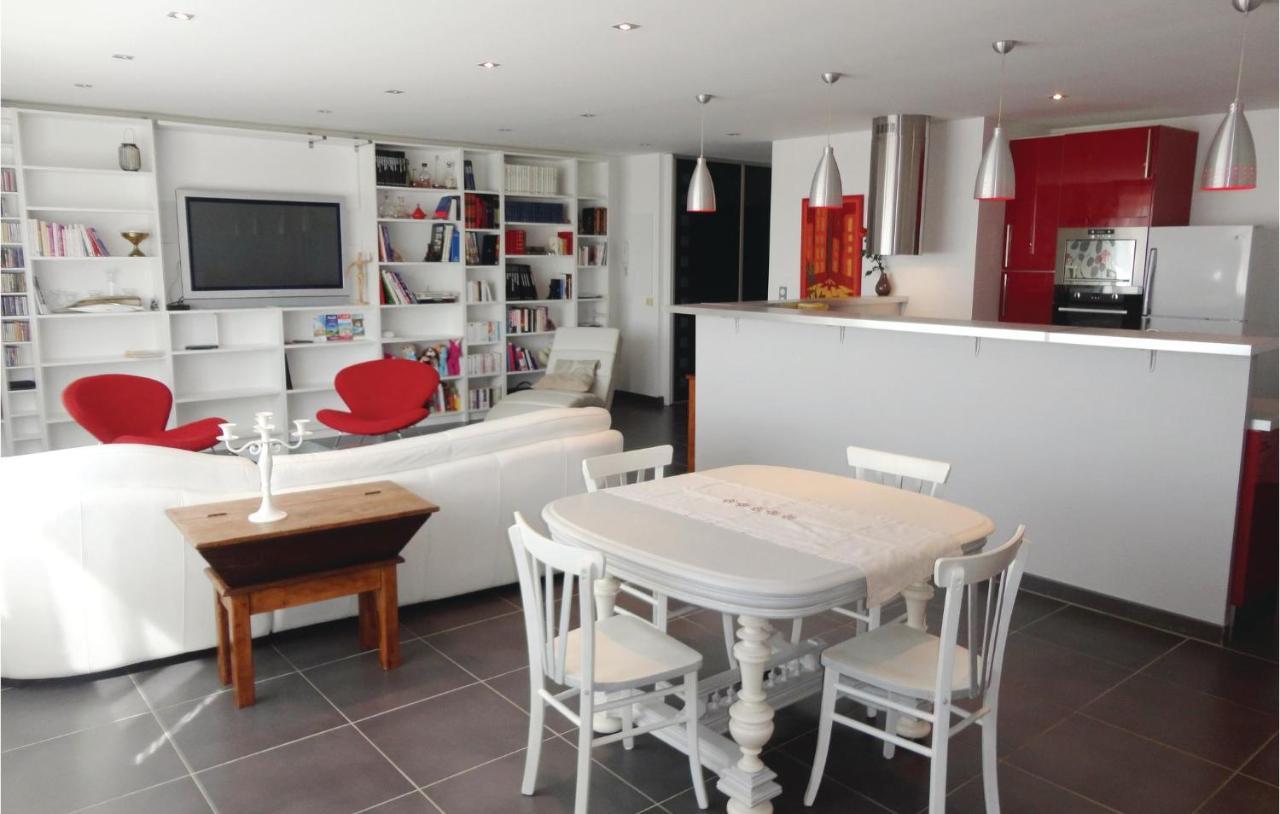 Awesome Apartment In Sauvian With Wifi Esterno foto