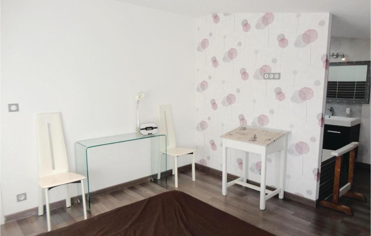 Awesome Apartment In Sauvian With Wifi Esterno foto